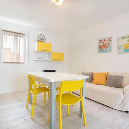 Blu Indaco Villa Elsa Lignano Sabbiadoro Bagian luar foto