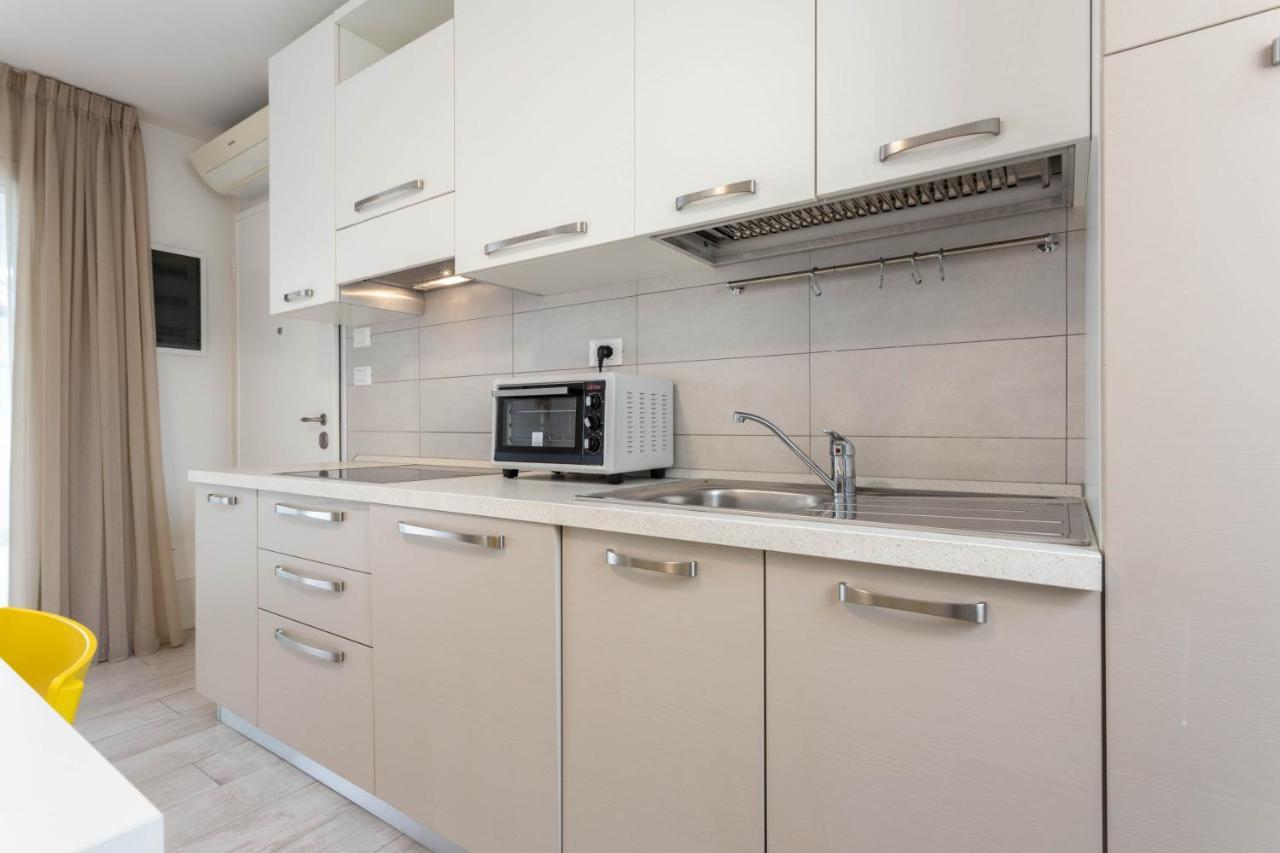 Blu Indaco Villa Elsa Lignano Sabbiadoro Bagian luar foto