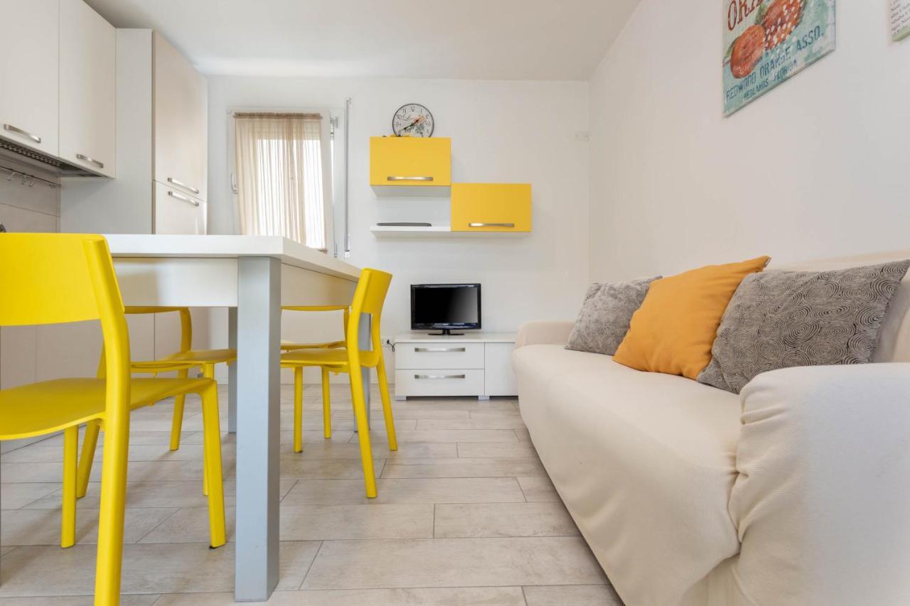 Blu Indaco Villa Elsa Lignano Sabbiadoro Bagian luar foto