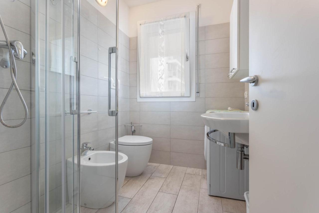 Blu Indaco Villa Elsa Lignano Sabbiadoro Bagian luar foto