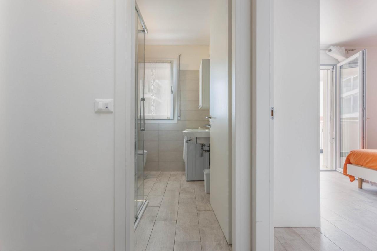 Blu Indaco Villa Elsa Lignano Sabbiadoro Bagian luar foto