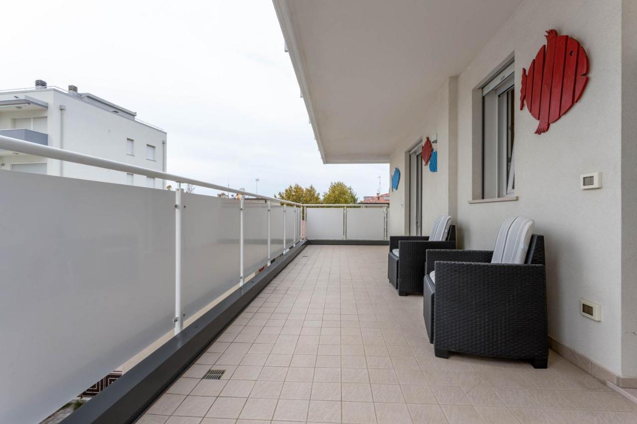 Blu Indaco Villa Elsa Lignano Sabbiadoro Bagian luar foto